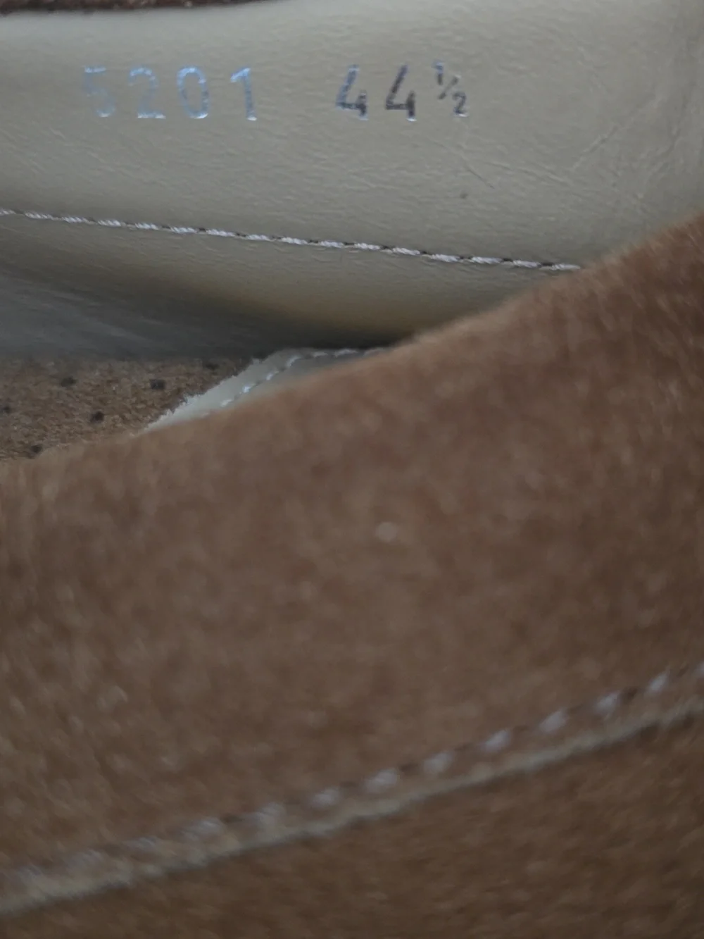 Paul Stuart dario suede